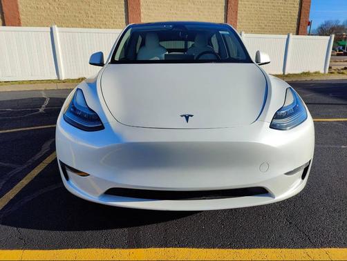 Pearl White Multi-Coat 2023 Tesla Model Y Long Range Dual Motor All-Wheel Drive