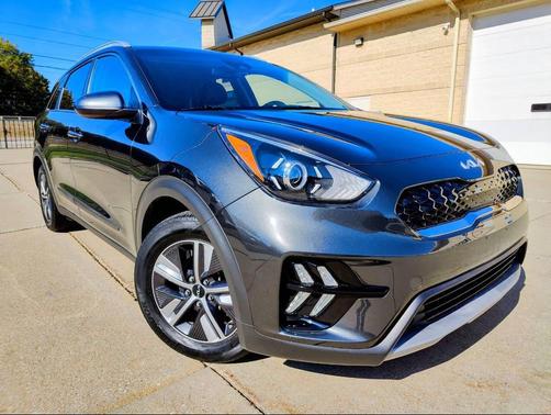 2022 Kia Niro LXS