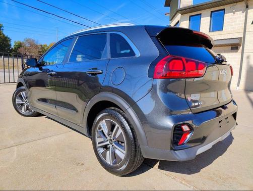 2022 Kia Niro LXS