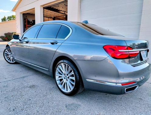 2017 BMW 750 i xDrive