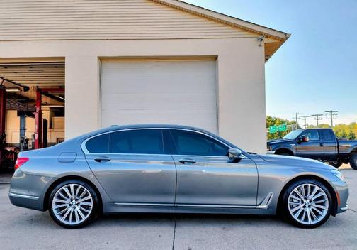 2017 BMW 750 i xDrive