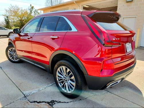 2024 Cadillac XT4 Premium Luxury