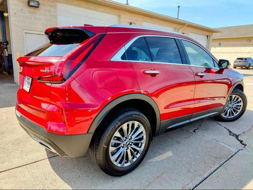 2024 Cadillac XT4 Premium Luxury