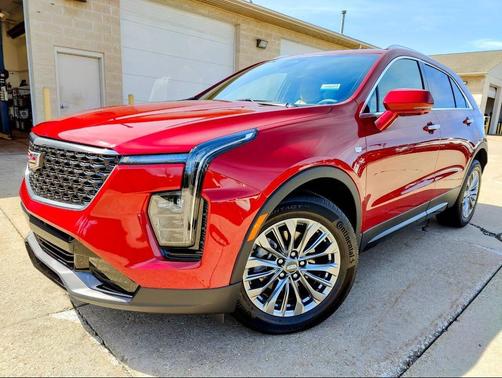 2024 Cadillac XT4 Premium Luxury