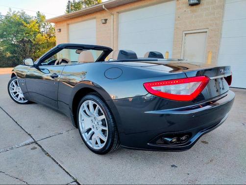 2012 Maserati GranTurismo Base
