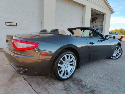 2012 Maserati GranTurismo Base