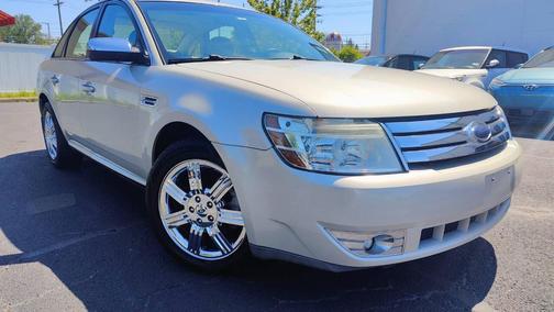 Beige 2008 Ford Taurus Limited