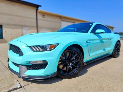 2017 Ford Shelby GT350 Base