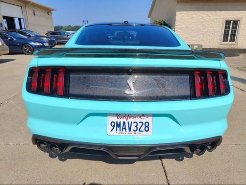 2017 Ford Shelby GT350 Base