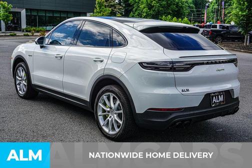 2023 Porsche Cayenne E-Hybrid Coupe