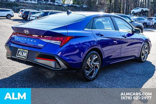 2025 Hyundai ELANTRA Limited