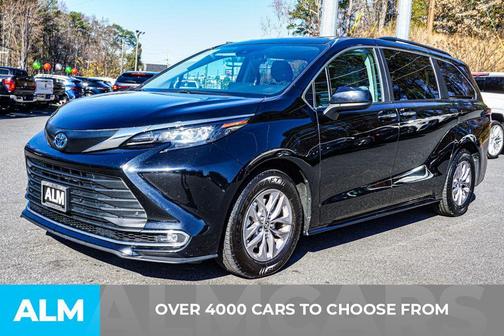 2024 Toyota Sienna XLE