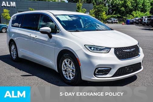 2023 Chrysler Pacifica Touring-L