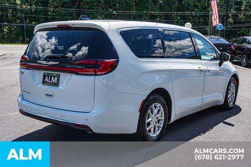 2023 Chrysler Pacifica Touring-L