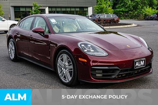 2022 Porsche Panamera 4