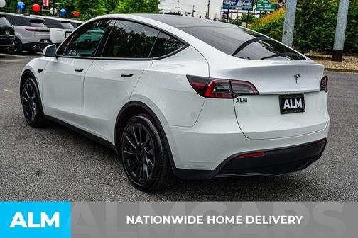 Pearl White Multi 2023 Tesla Model Y Long Range
