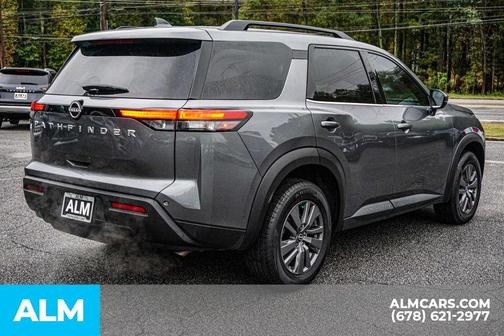 2025 Nissan Pathfinder SV