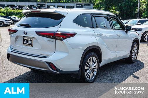 2024 Toyota Highlander Hybrid Platinum