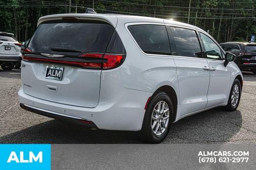 2024 Chrysler Pacifica Touring-L