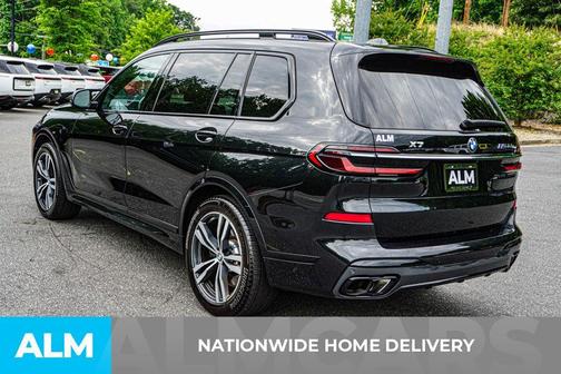 Black Sapphire Metallic 2023 BMW X7 M60i