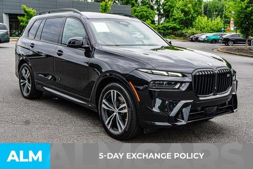 Black Sapphire Metallic 2023 BMW X7 M60i