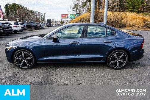 2024 Volvo S60 B5 Plus Dark Theme