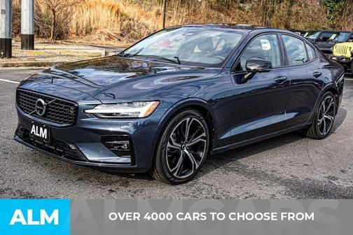 2024 Volvo S60 B5 Plus Dark Theme