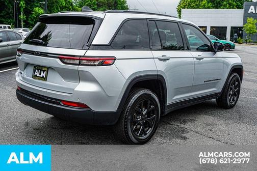 Silver Zynith 2025 Jeep Grand Cherokee Laredo