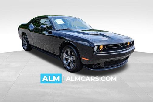 Pitch Black Clearcoat 2019 Dodge Challenger SXT