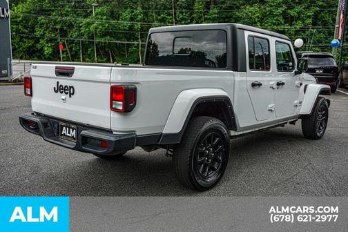 Bright White Clearcoat 2023 Jeep Gladiator Overland