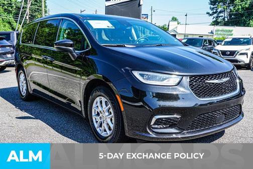 2023 Chrysler Pacifica Touring-L