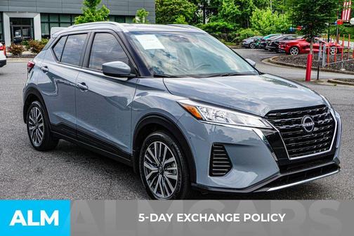 Boulder Gray Pearl 2023 Nissan Kicks SV