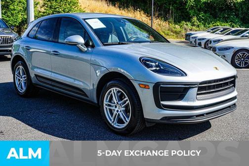 Dolomite Silver Metallic 2022 Porsche Macan Base