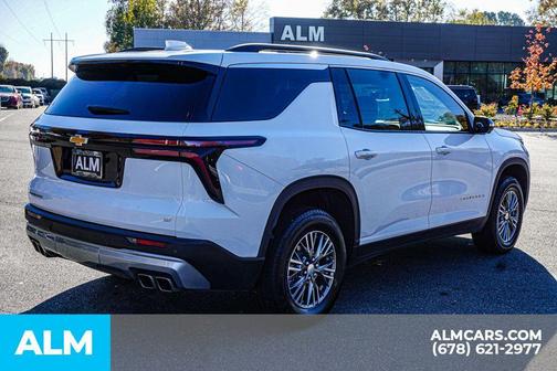 2024 Chevrolet Traverse LT