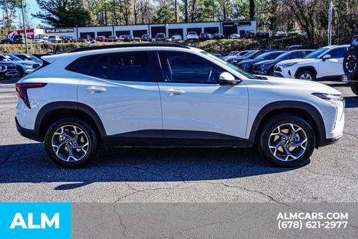 2025 Chevrolet Trax LT