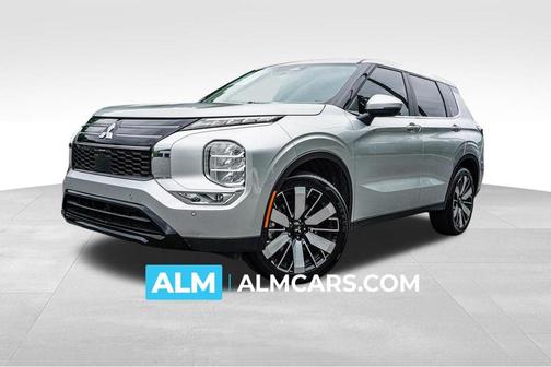 Alloy Silver Metallic 2025 Mitsubishi Outlander SE