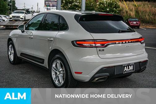 2022 Porsche Macan Base