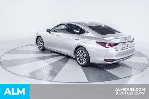 2022 Lexus ES 300h Base