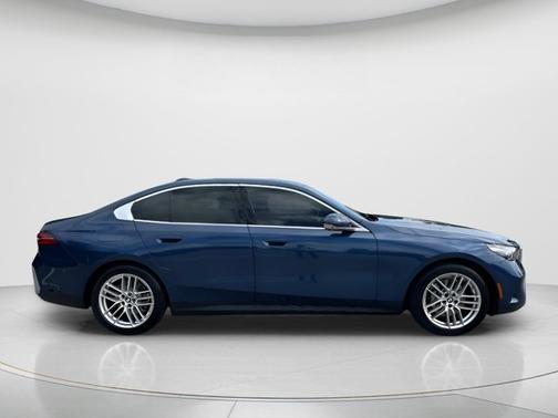 Phytonic Blue Metallic 2025 BMW 530 530i