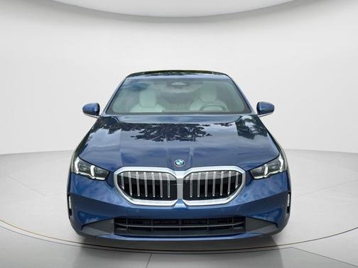 Phytonic Blue Metallic 2025 BMW 530 530i