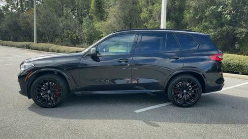 2022 BMW X5 M50i