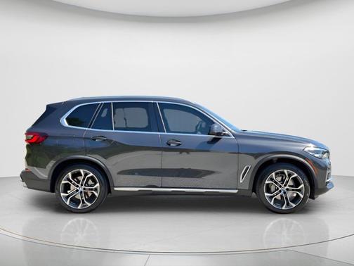 Dark Graphite Metallic 2023 BMW X5 xDrive40i