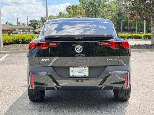 Black Sapphire Metallic 2025 BMW X2 xDrive28i
