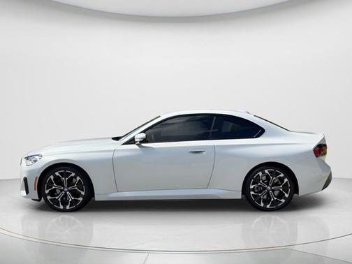 Mineral White Metallic 2025 BMW 230 230i