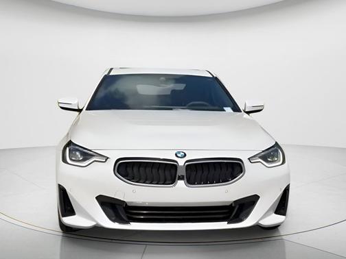 Mineral White Metallic 2025 BMW 230 230i