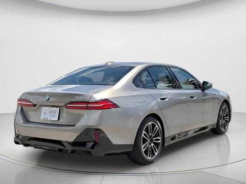 Oxide Grey Metallic 2024 BMW 530 530i