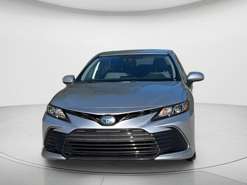 2021 Toyota Camry Hybrid LE