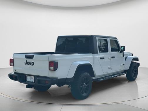 Bright White Clearcoat 2022 Jeep Gladiator Altitude