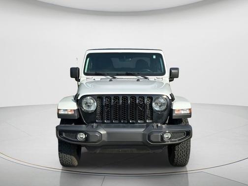 Bright White Clearcoat 2022 Jeep Gladiator Altitude