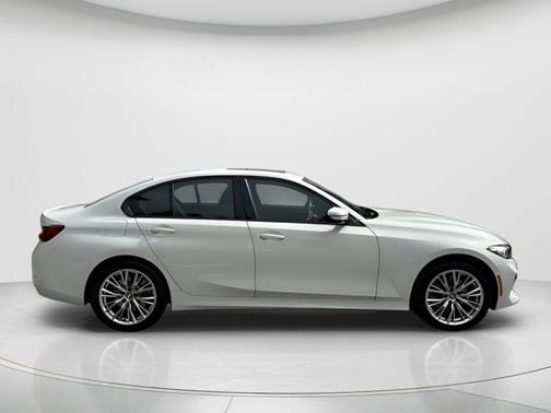 Alpine White 2023 BMW 330 330i